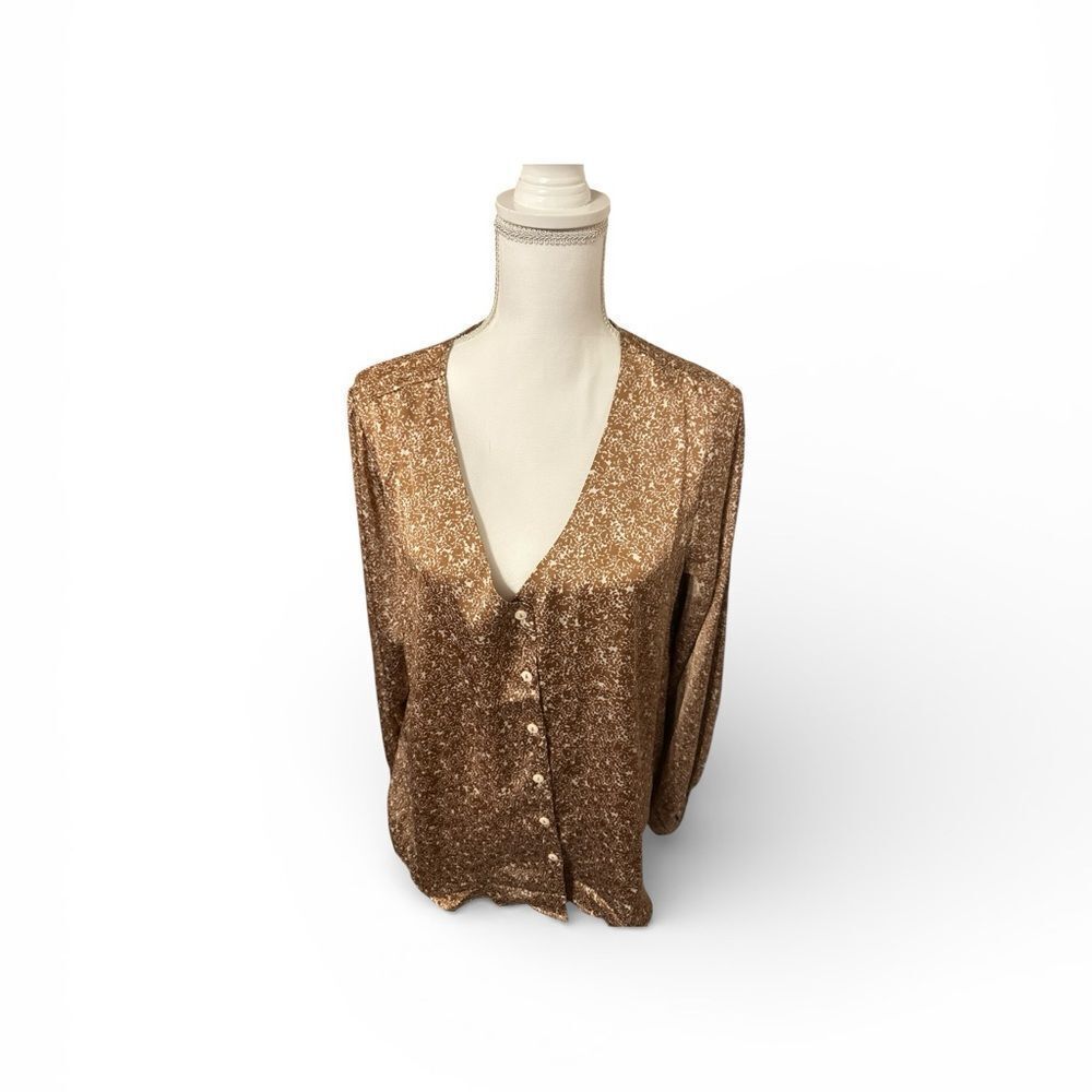 Mittoshop Button-Up Blouse Size large Like new - Picture 11 of 16